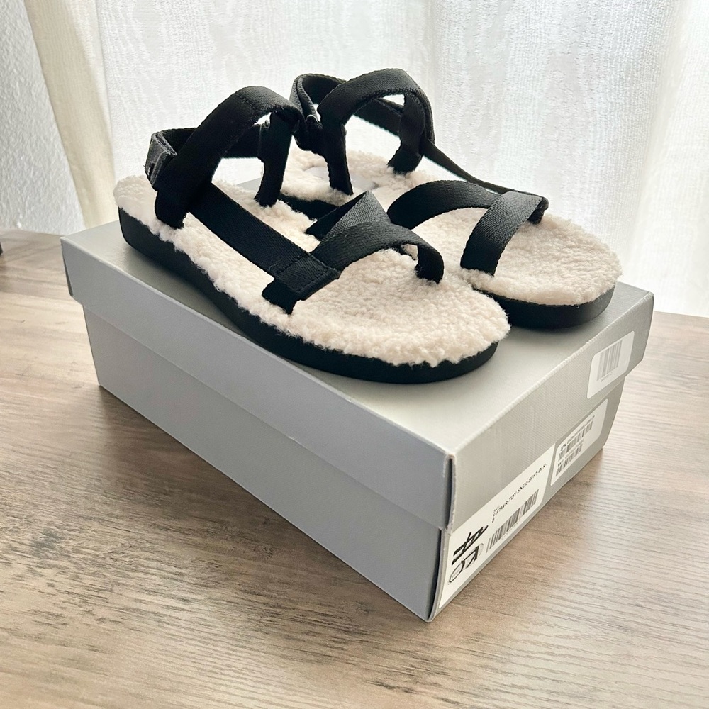Everlane Sherpa Sandals Size 8 NIB